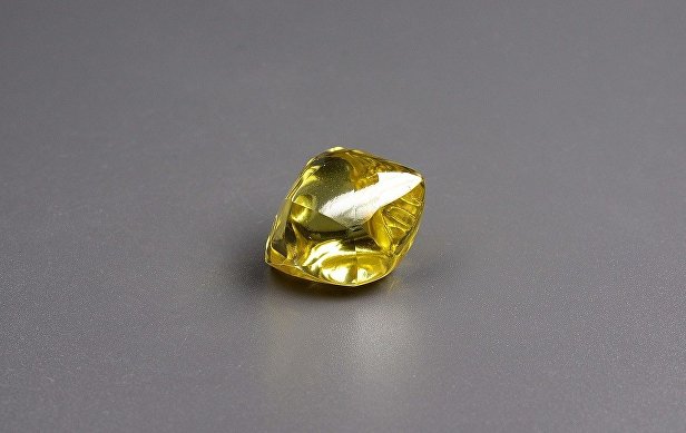 Алроса желтый алмаз Алмазы Анабара