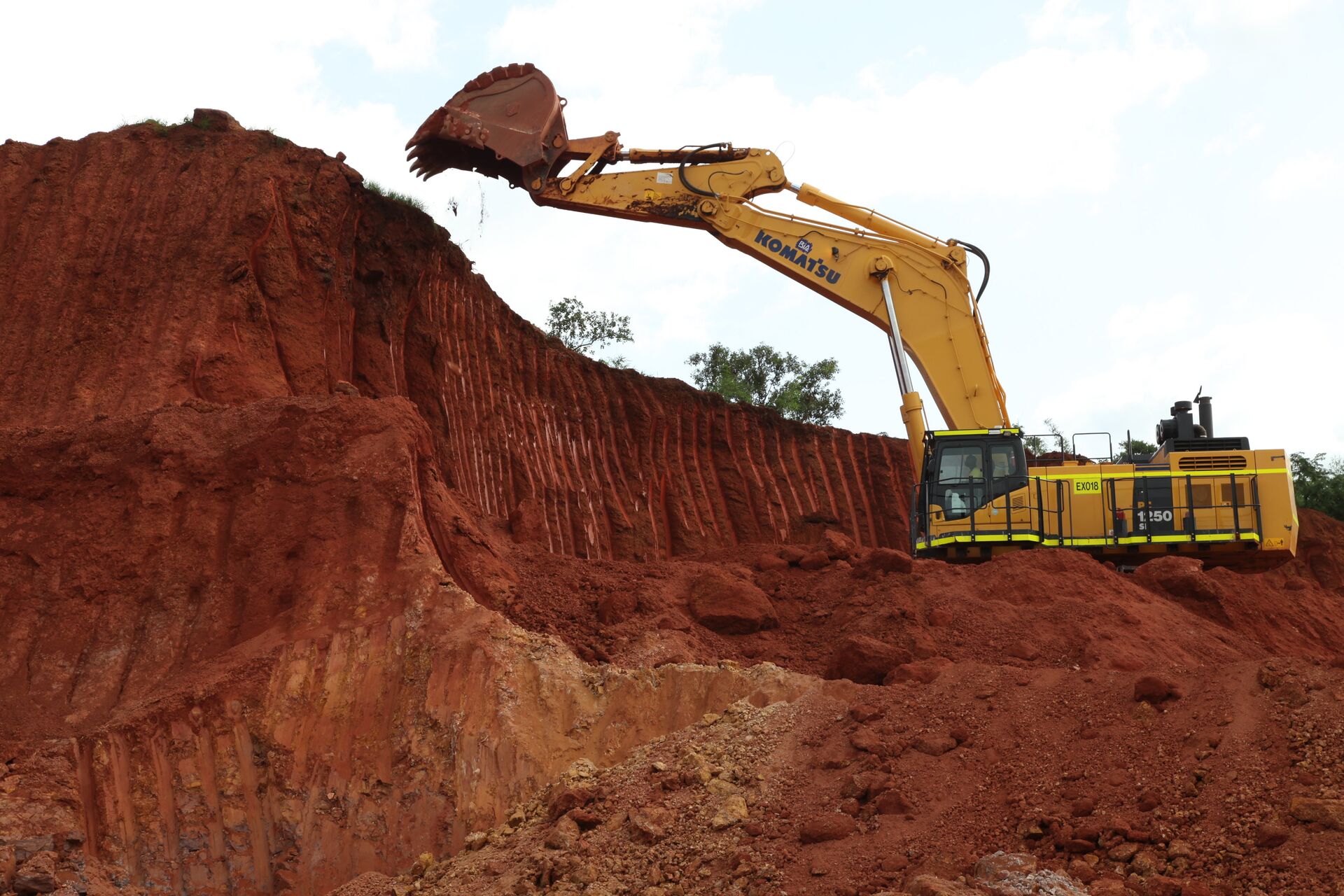 экскаватор на руднике Nordgold в Гвинее - ПРАЙМ, 1920, 01.04.2022