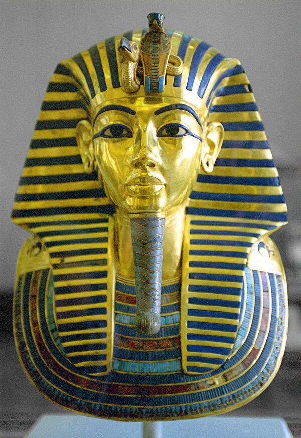 Золотая посмертная маска фараона Тутанхамона Золотая посмертная маска фараона Тутанхамона