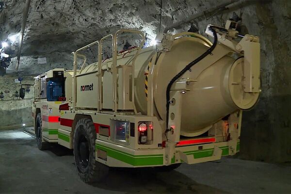 Батарейная самоходная машина для перевозки бетонной смеси, Норникель Батарейная самоходная машина для перевозки бетонной смеси, Норникель